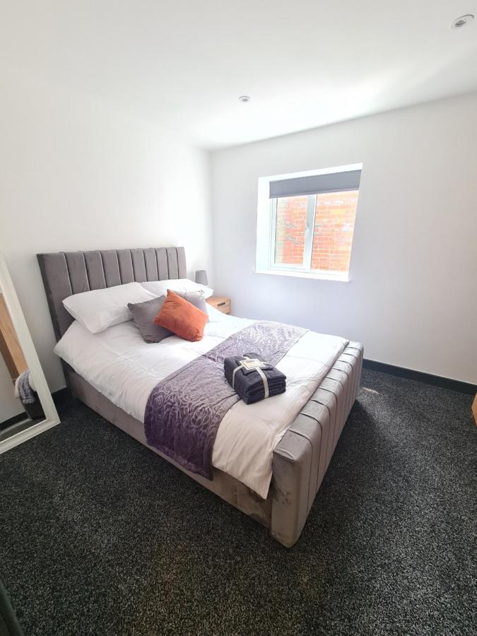 Homestay By Bic Oates 8 Dewsbury Bagian luar foto