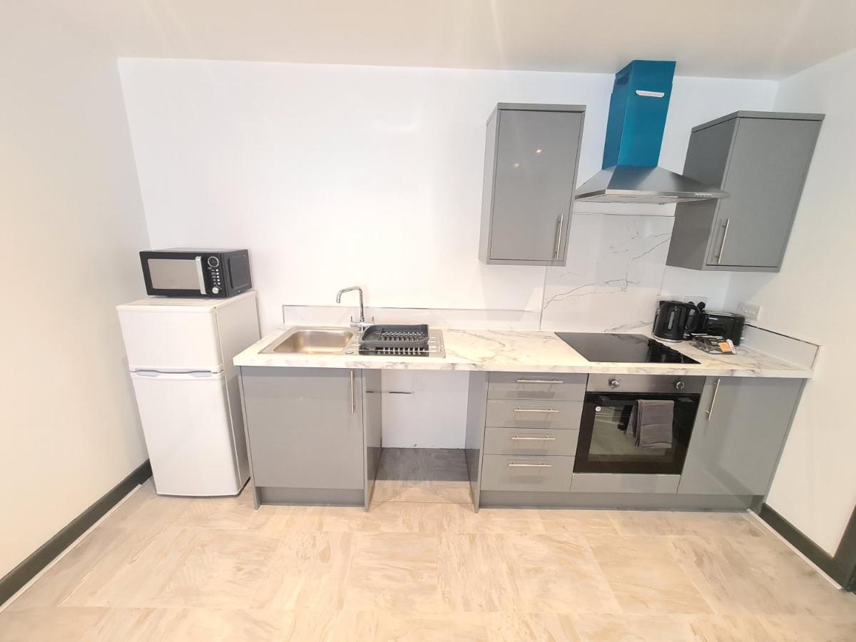 Homestay By Bic Oates 8 Dewsbury Bagian luar foto