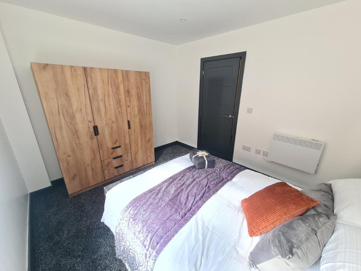 Homestay By Bic Oates 8 Dewsbury Bagian luar foto